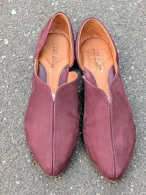 The Root Collective Slip On Flats (EUC)